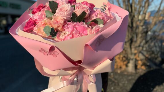 : Pink roses, pink hydrangeas, floral bouquet, hand-tied flowers, romantic gift, fresh flowers, birthday flowers, wedding flowers, anniversary bouquet