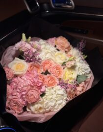 Bouquet of Garden Spray Roses and Hydrangeas