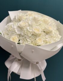 Pure Elegance Bouquet – White Hydrangeas & Roses