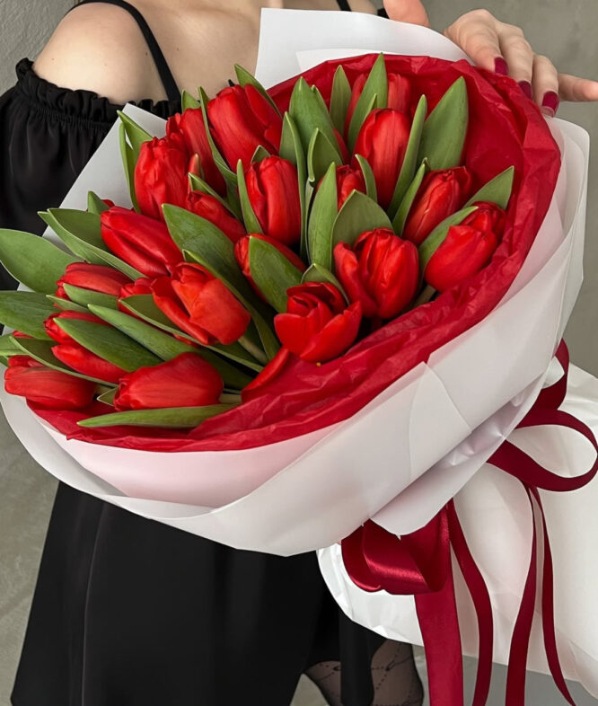 A2  Elegant Red Tulip Bouquet - Image 2